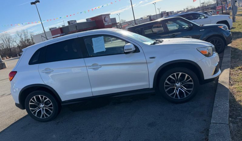 
								2016 Mitsubishi Outlander full									