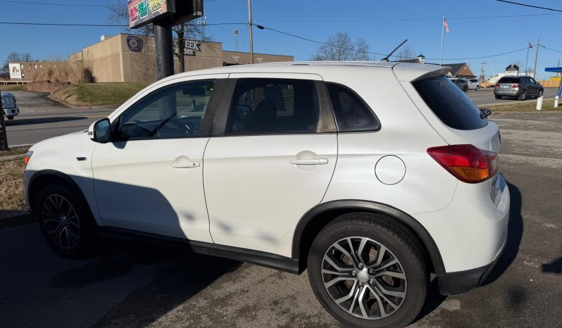 
								2016 Mitsubishi Outlander full									