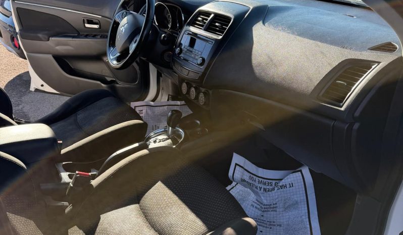 
								2016 Mitsubishi Outlander full									